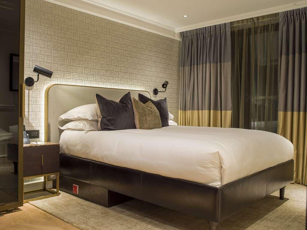 The Guardsman - Preferred Hotels And Resorts Londýn Pokoj fotografie A bedroom at the Mandarin Oriental London