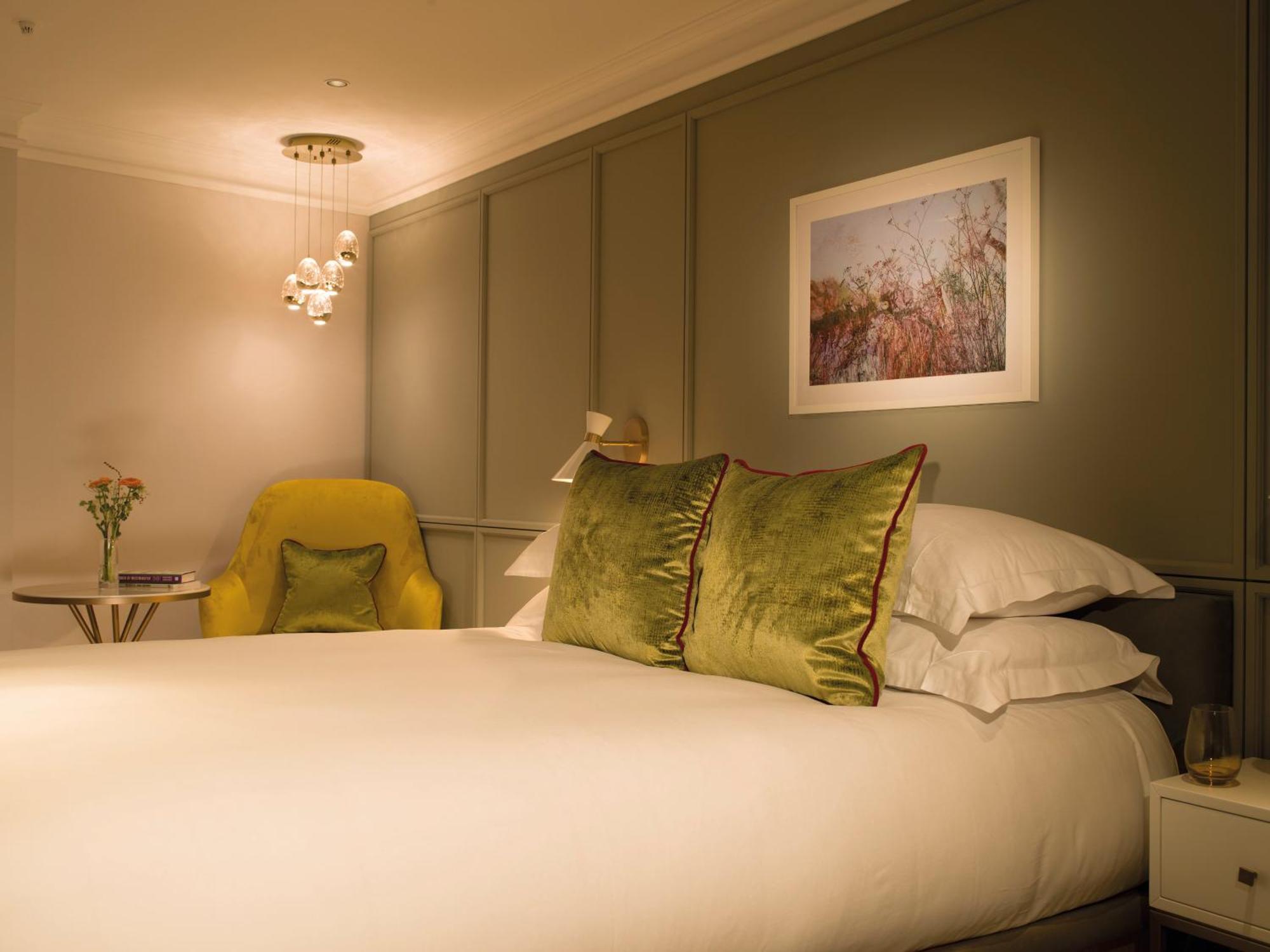 The Guardsman - Preferred Hotels And Resorts Londýn Exteriér fotografie A bedroom at The Mitre
